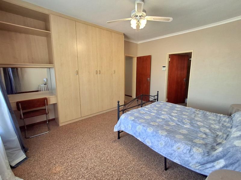 4 Bedroom Property for Sale in Britannia Bay Western Cape